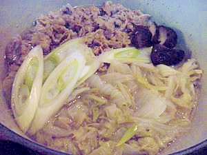 牛肉と白菜のシンプル鍋
