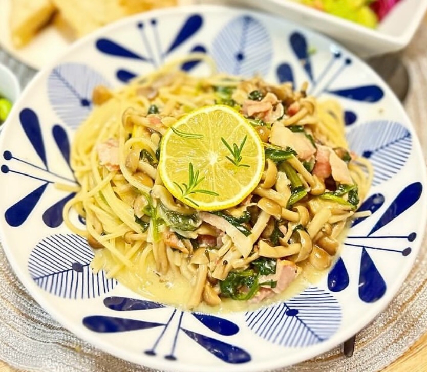 ベーコンときのこのレモンクリームパスタ