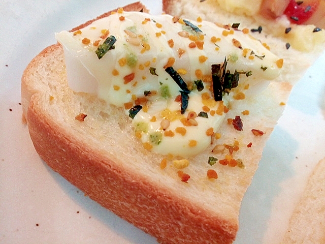 板かまぼことスライスチーズのミニトースト
