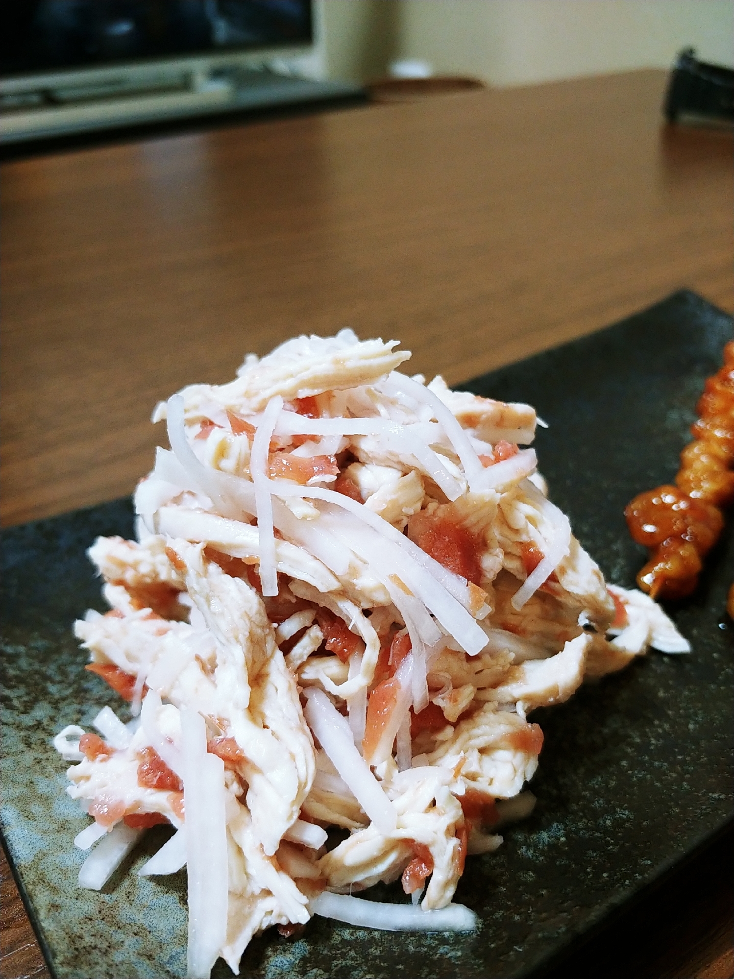 大根と鶏むね肉の梅だし和え