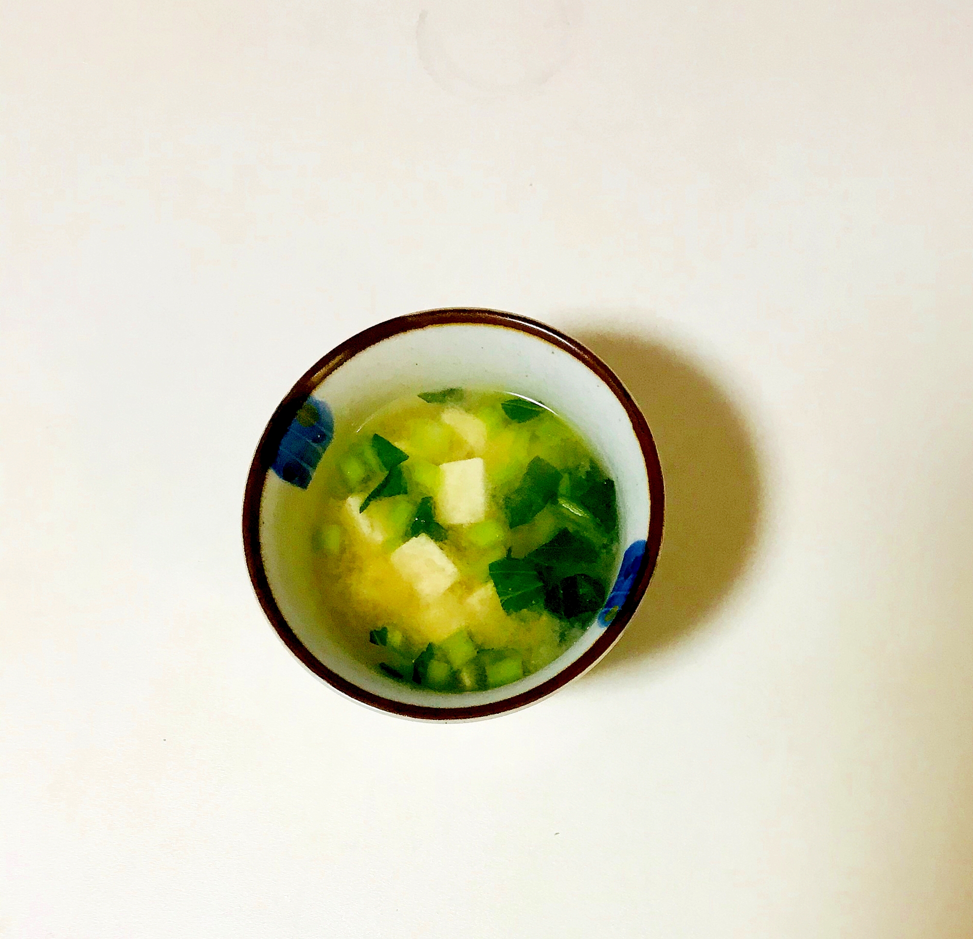 イリコと鰹節だしの小松菜の味噌汁