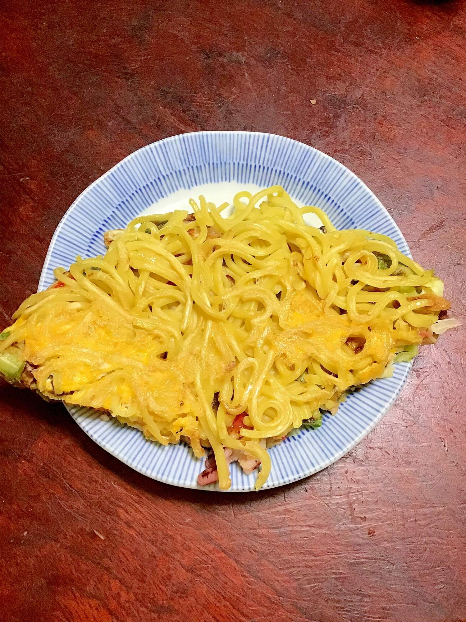 太麺焼きそばdeタコのモダン焼き。