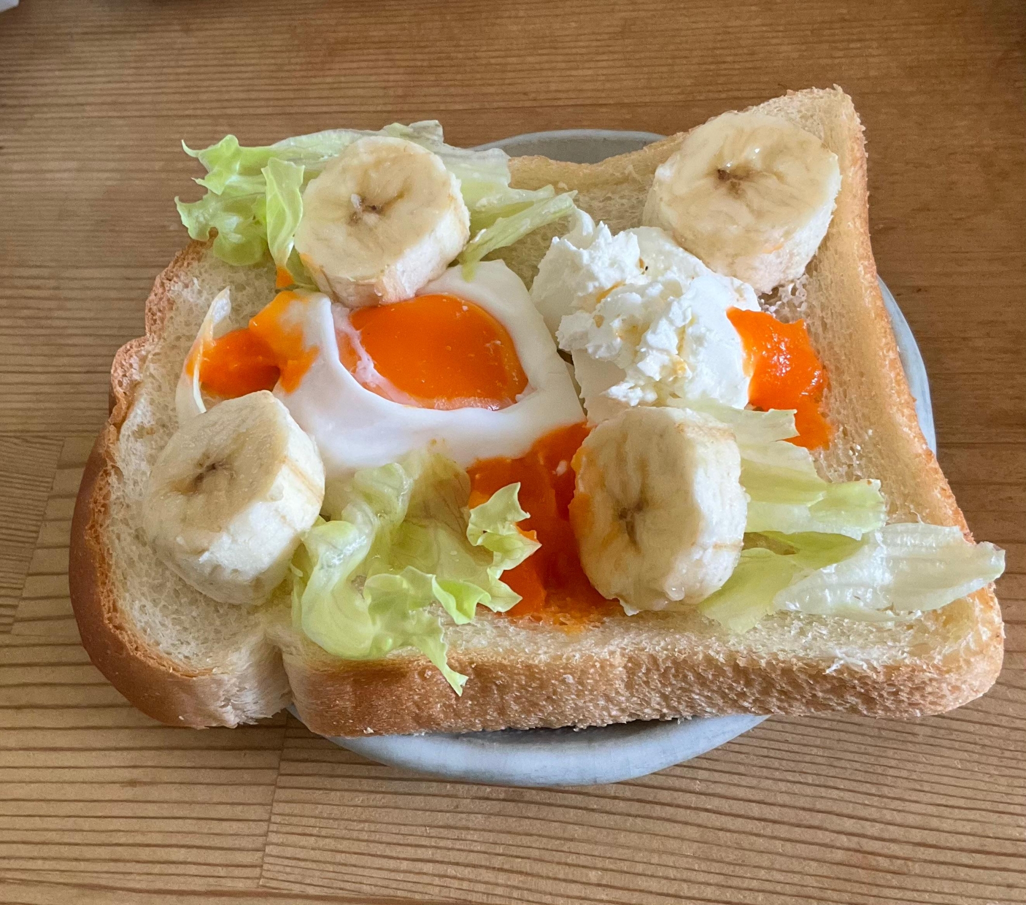 たまごクリームチーズ野菜バナナ♡オープンサンド