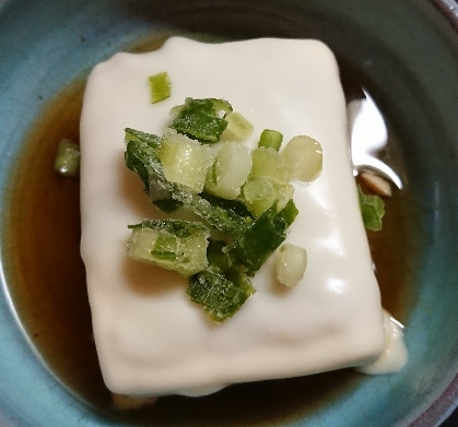 豆腐のおつまみ　〜チーズとおかかをのせて〜