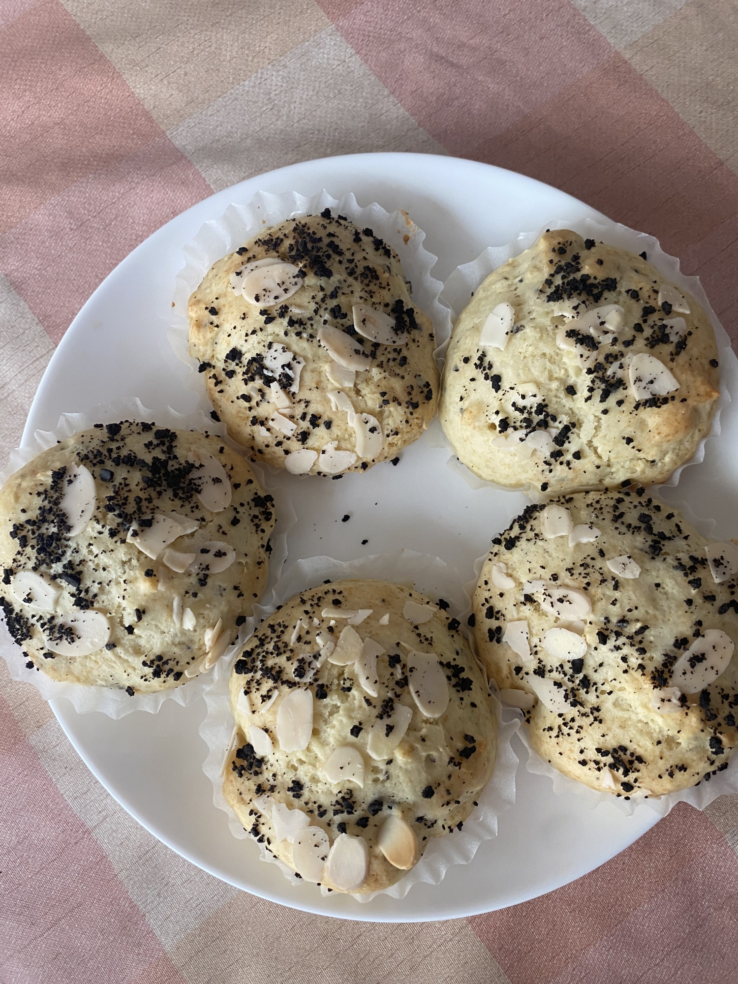 チョコクランチ入りマドレーヌ風