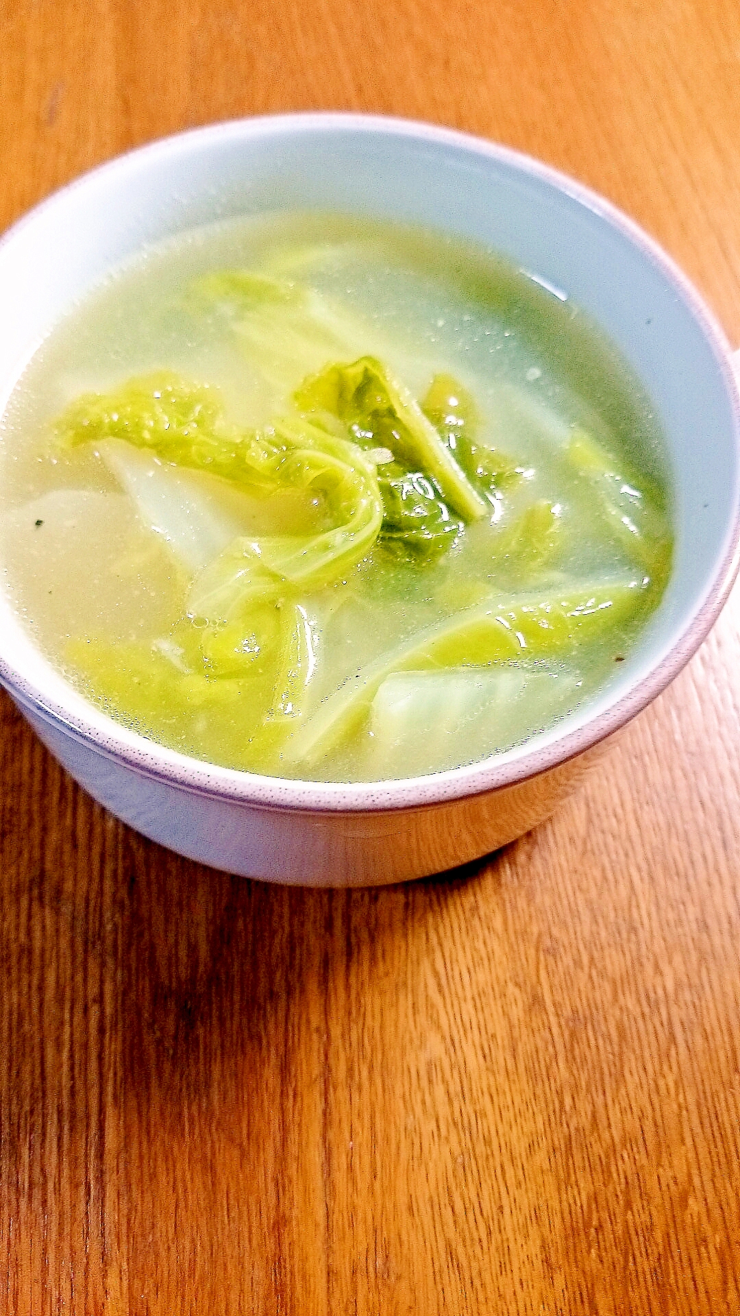 百円以下であったまる！白菜とニンニクのスープ