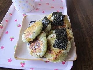 ヘルシーナゲットも美味しかったけど、これも美味しいですね。おからが入ってるなんてわからないし、お腹一杯になります。どうもありがとう～。