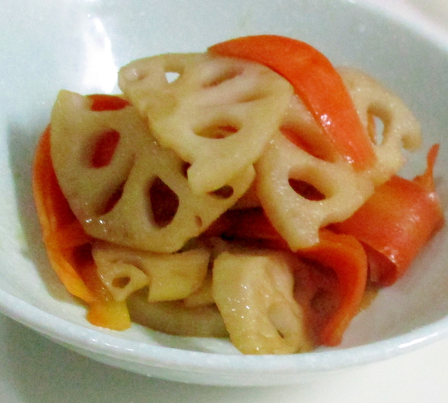 れんこんとにんじんの炒め物