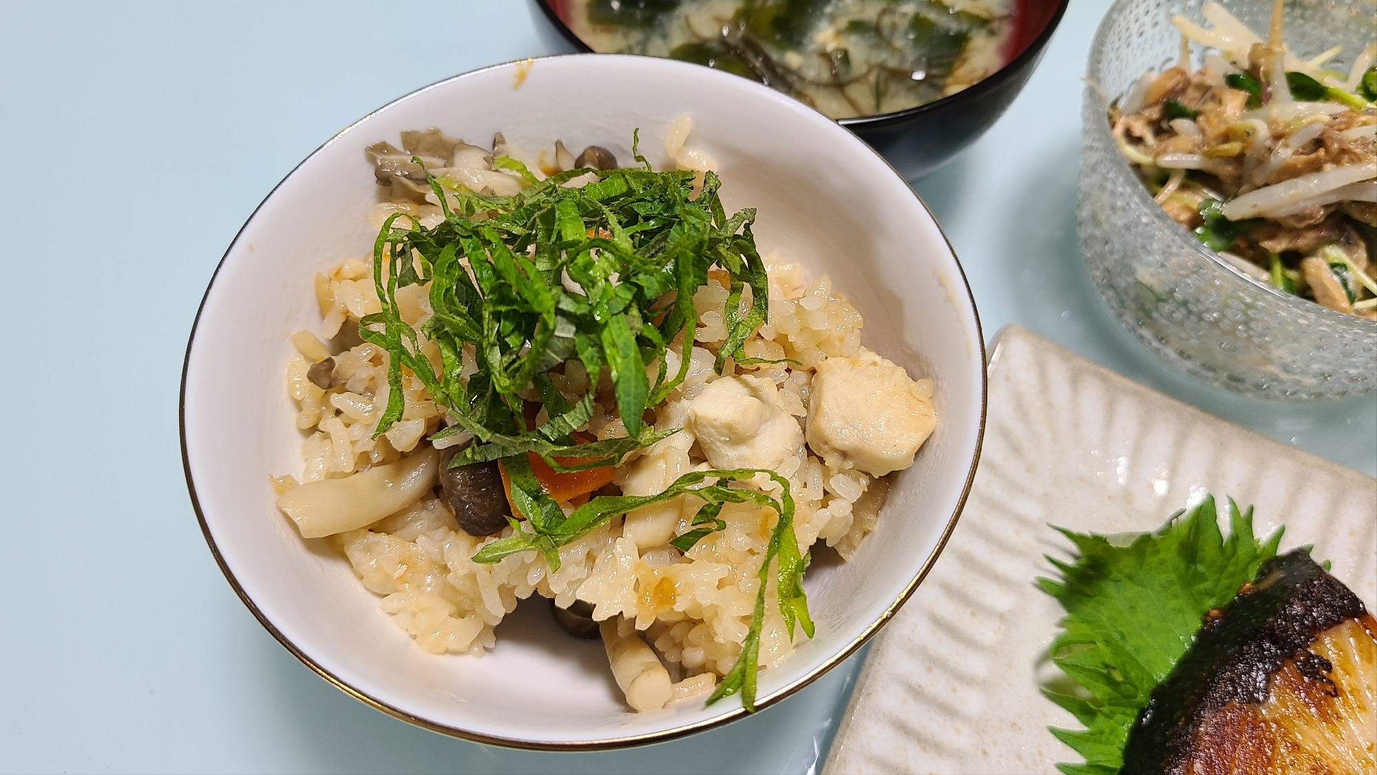 鶏肉ときのこの炊き込みご飯