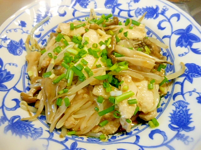 ヘルシーもやし・しめじ・鶏むね肉の塩麹レンジ蒸し☆