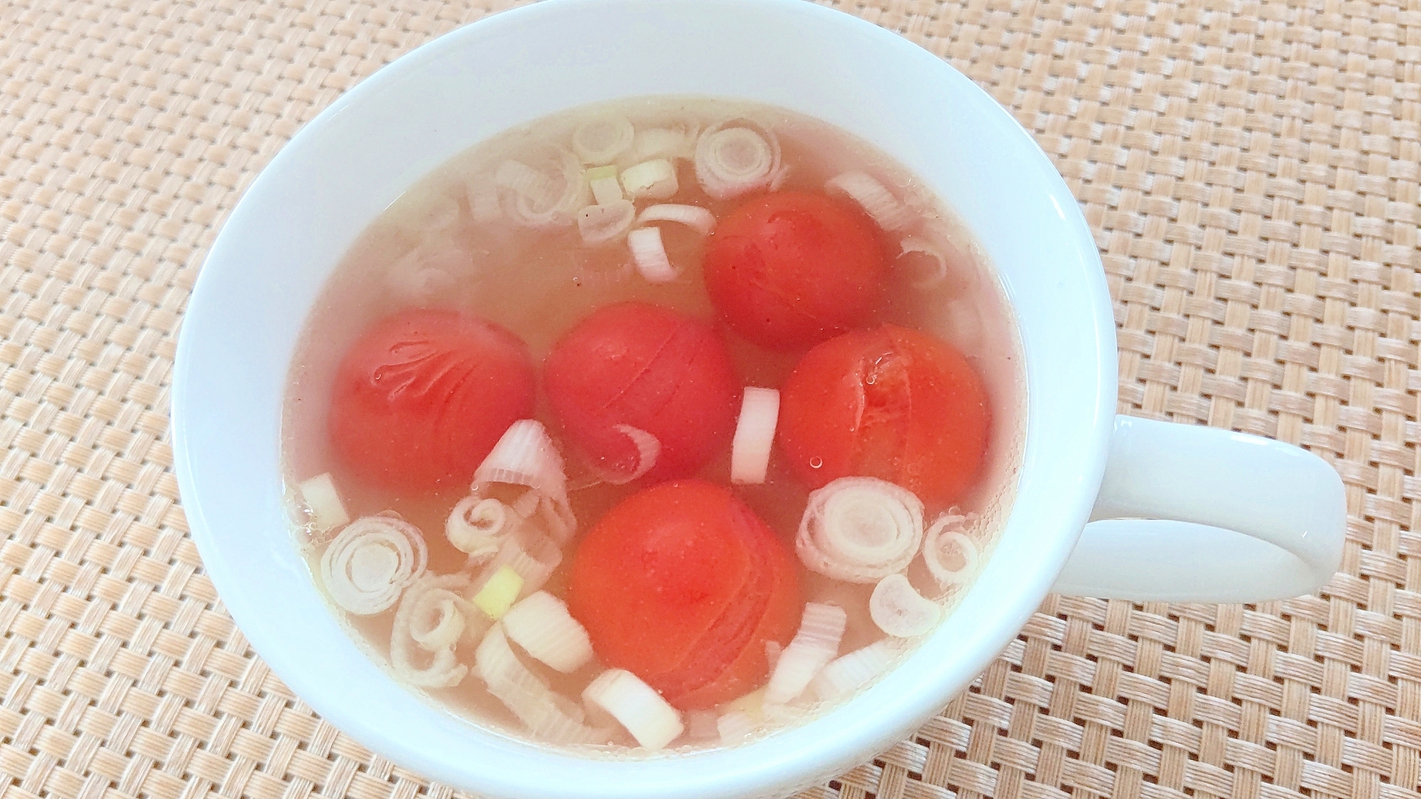 ミニトマトとツナと長ねぎの簡単スープ！