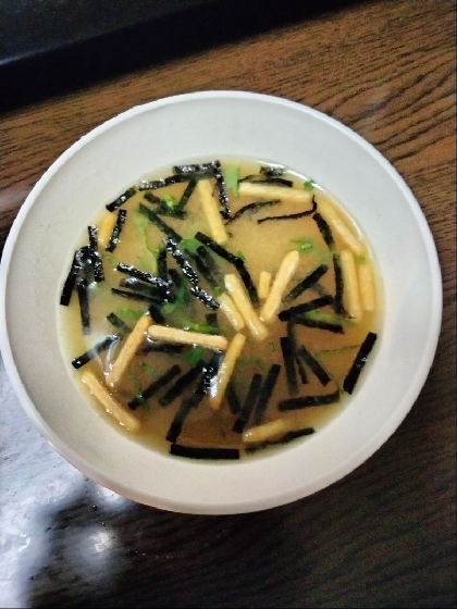 お茶漬けのもとで即席味噌汁