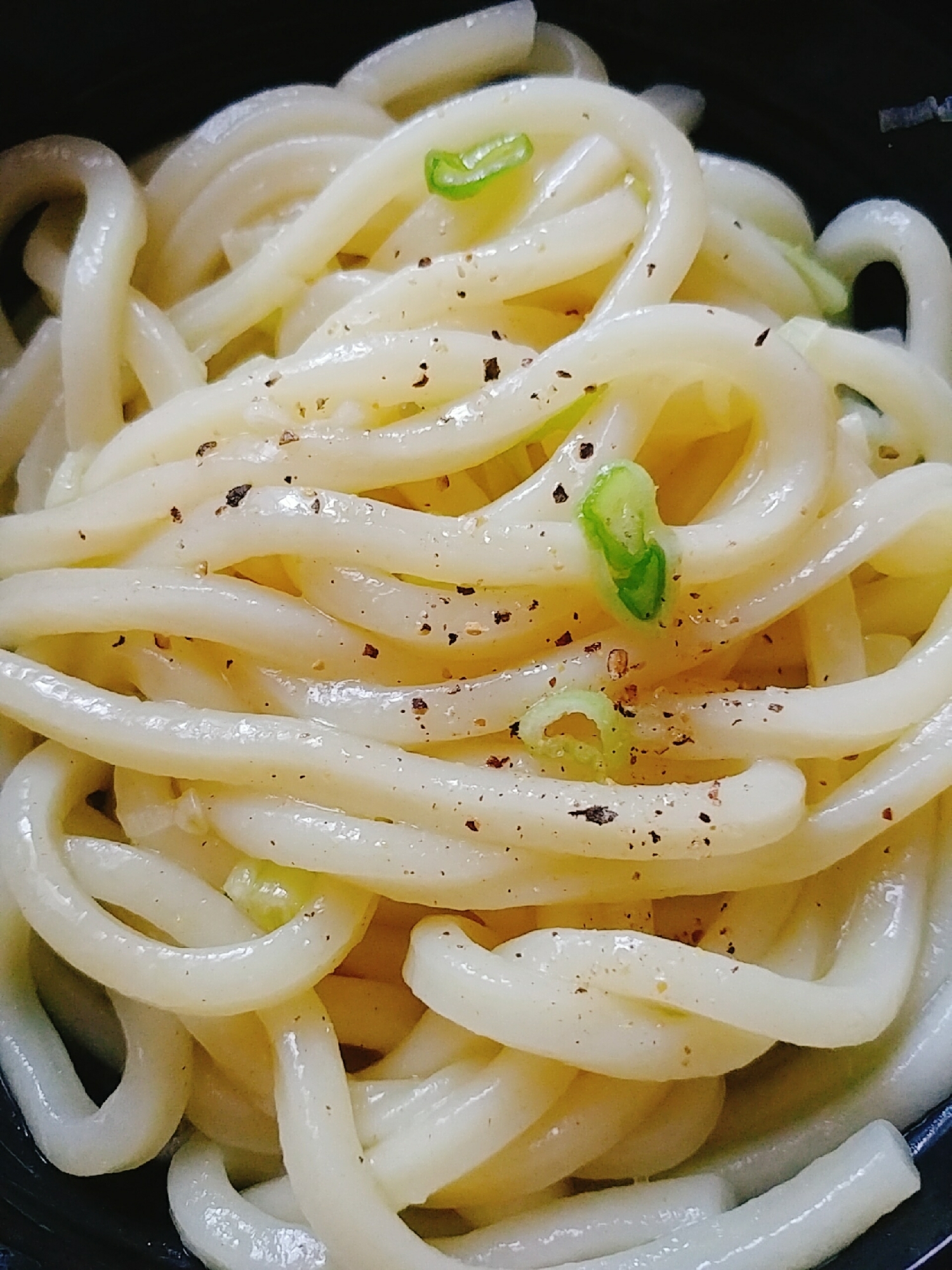 ネギシャンタン　オリーブオイル混ぜうどん