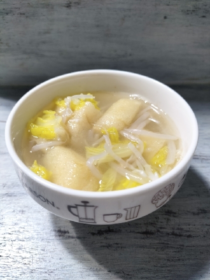白菜・もやし・油揚げの味噌汁
