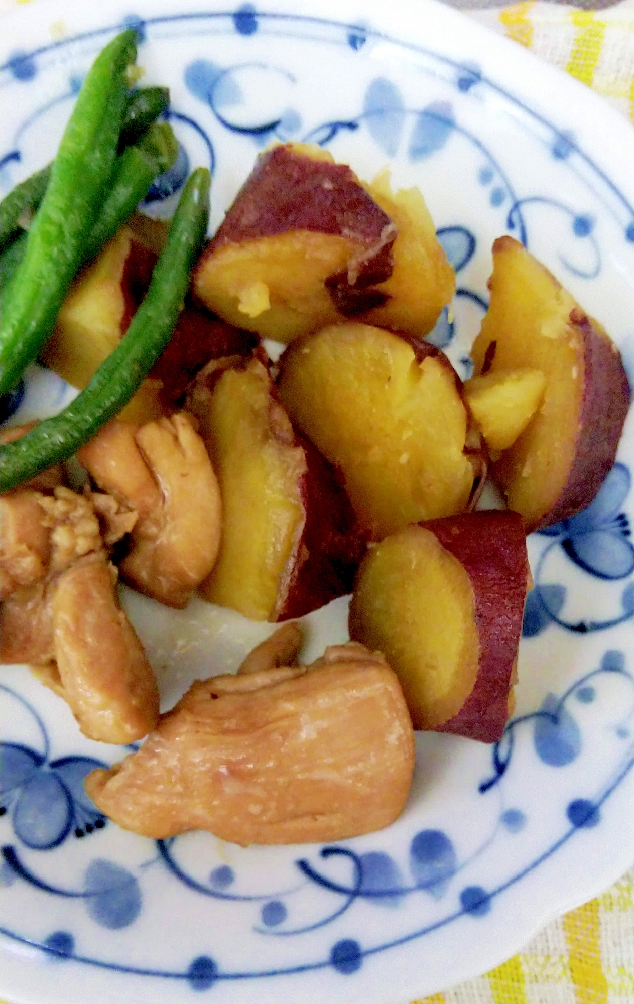 鶏肉とサツマイモの煮物