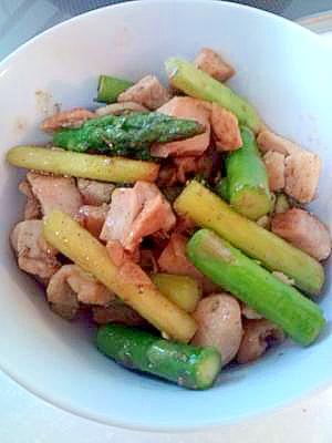 蒸し鶏とアスパラのエスニック炒め