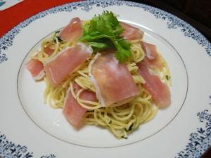 大葉が香る生ハムのパスタ