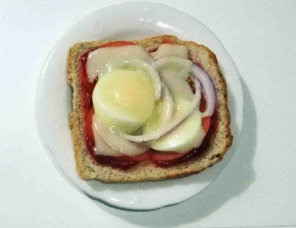 レタストマトゆで卵でオープンサンド