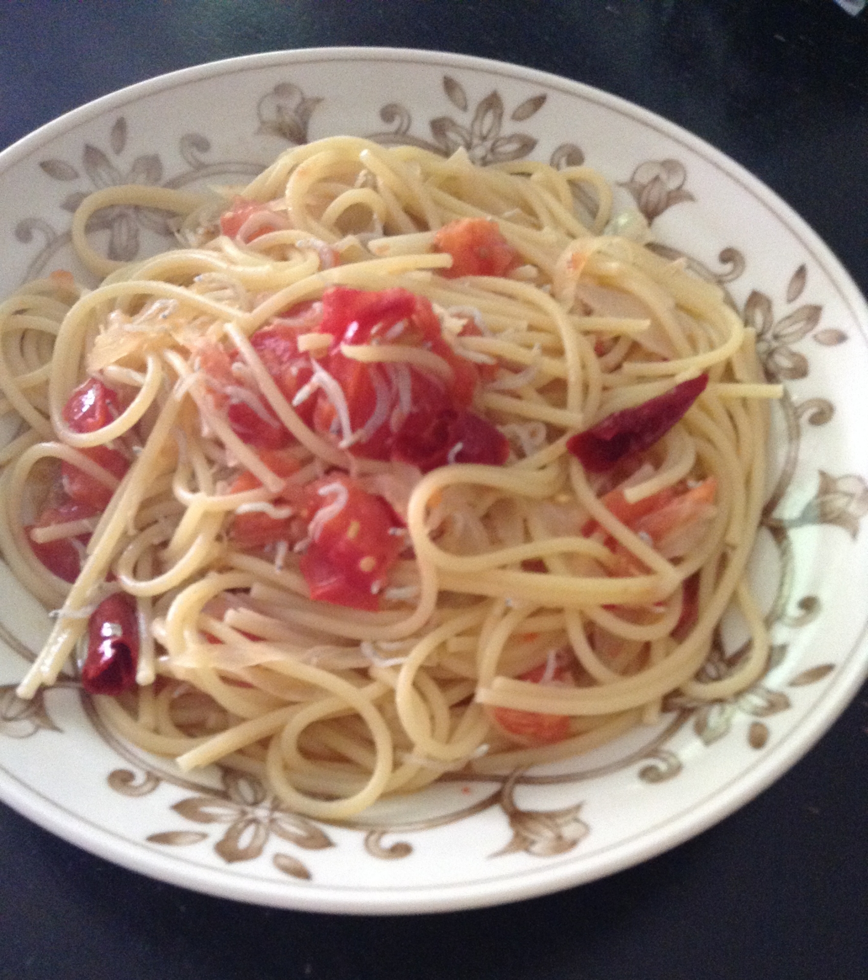 夏色トマトの✩しらすペペロンチーノ