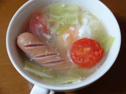 キャベツの巣ごもり卵スープ。