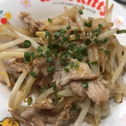 簡単♪もやしと豚肉のマヨポン炒め♪