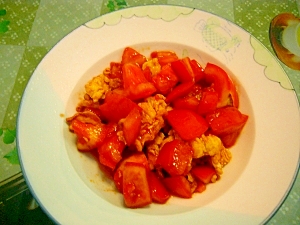 トマトソース入れ卵とトマト炒め