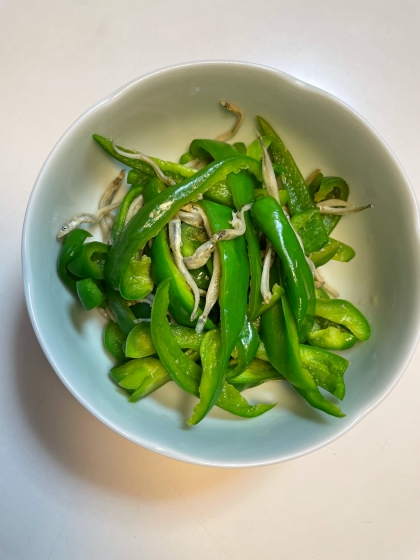 ☆ピーマンと食べる煮干しのごま塩炒め☆