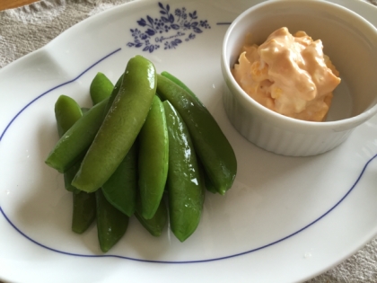 スナップえんどうと茹で卵ディップ