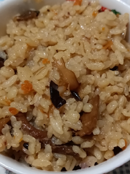 古米を美味しく！もちもち五目炊き込みご飯
