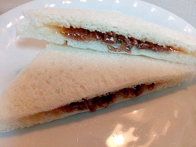 マーマレードとチョコフレークのサンドイッチ