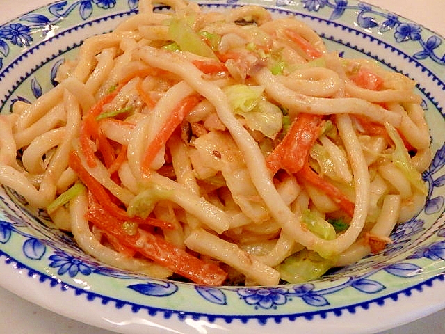 キャベツとツナのオイマヨ風味の焼きうどん