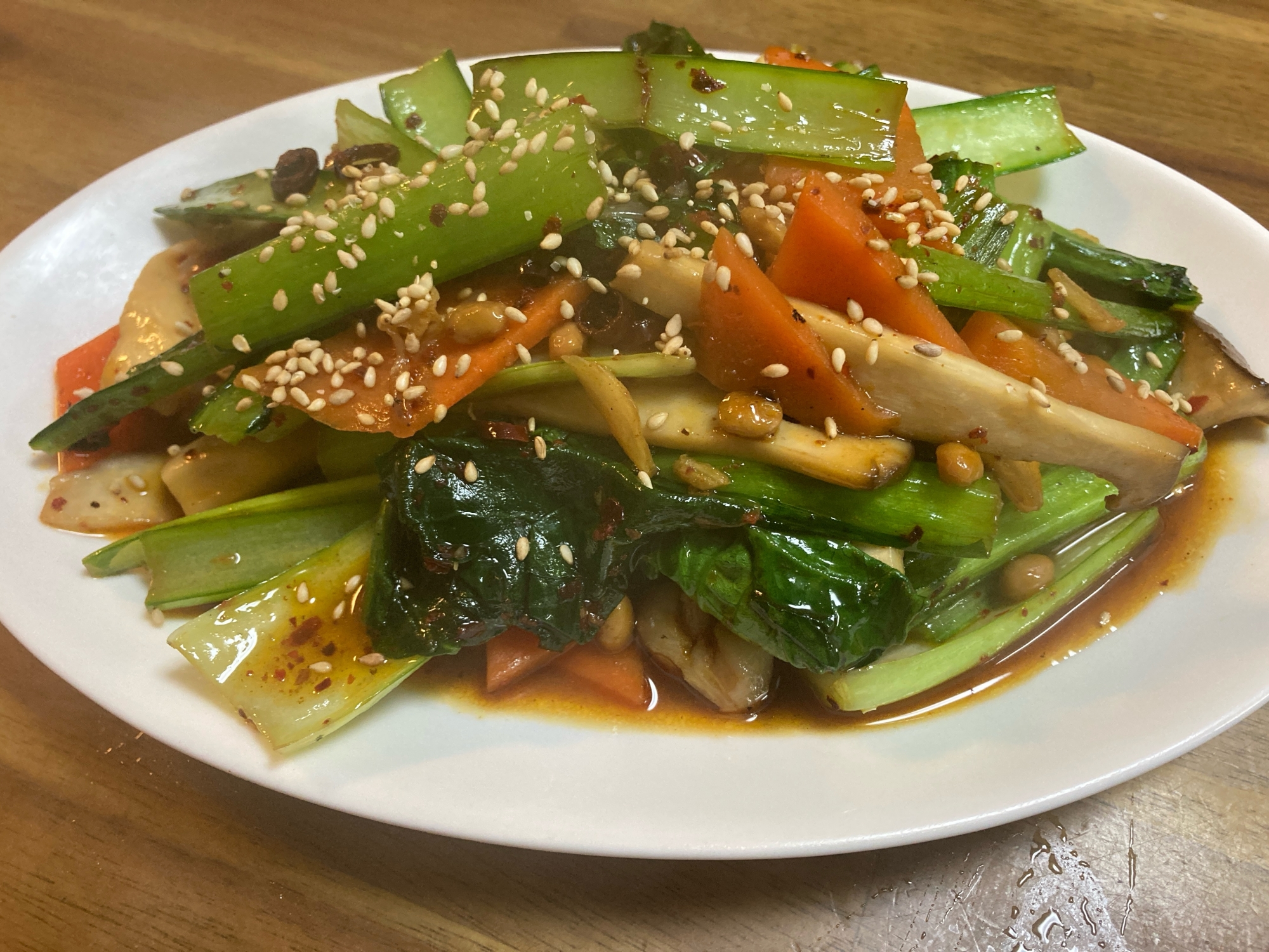 今夜のおかず「エリンギと小松菜の辛子ニンニク炒め」