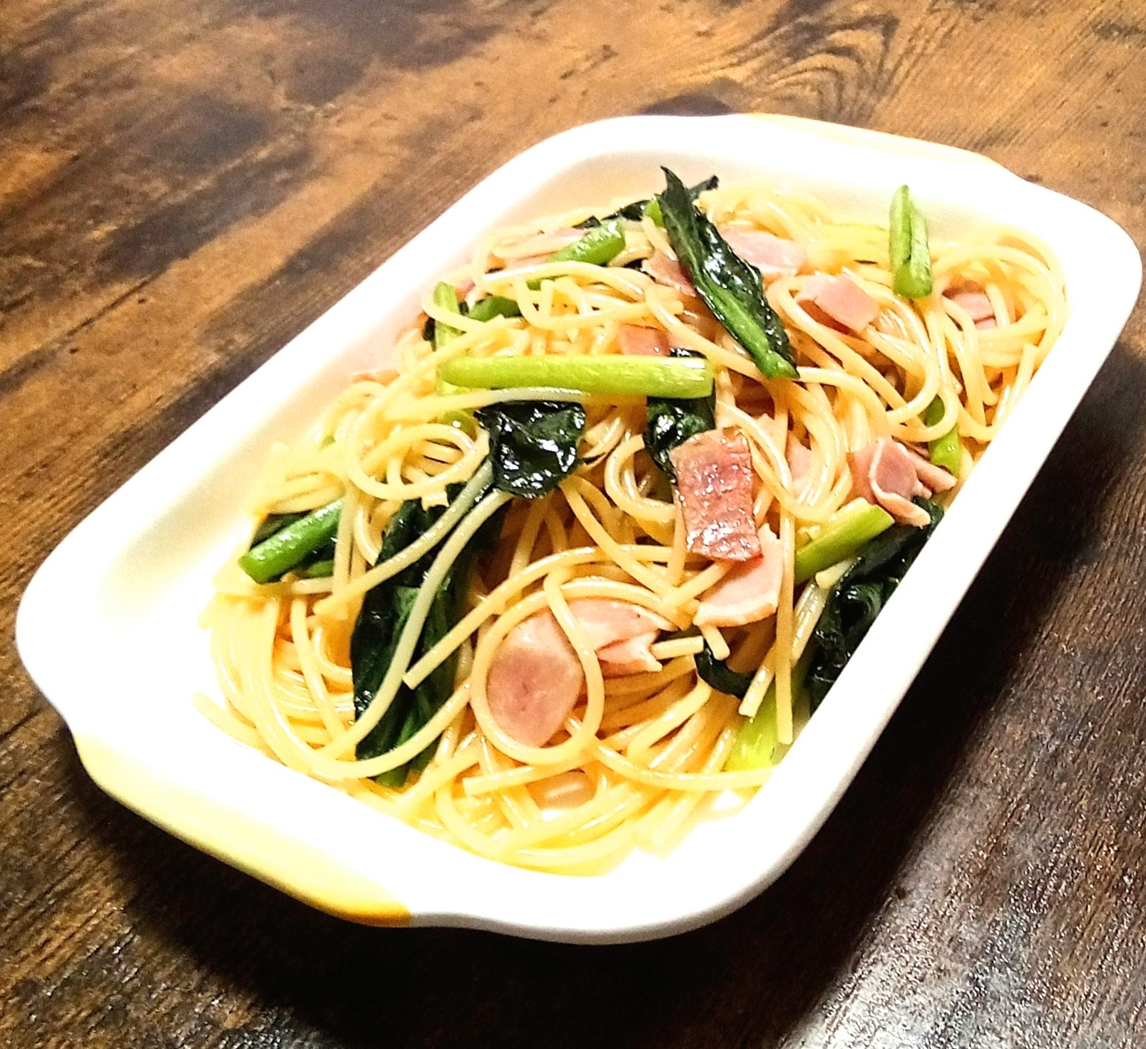小松菜とスライスベーコンで和風パスタ