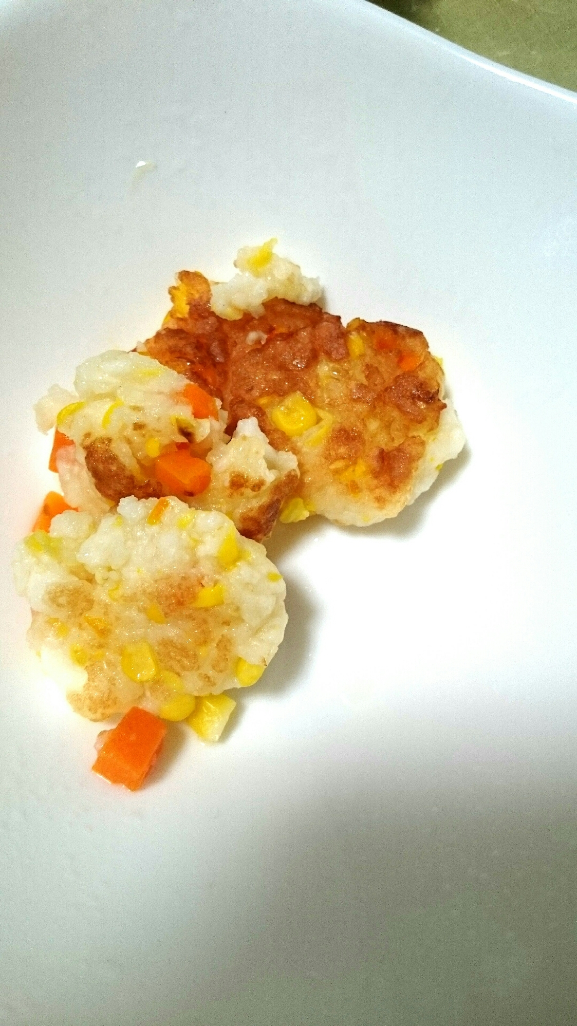 9ヶ月～はんぺんで握って食べるふわふわだんご