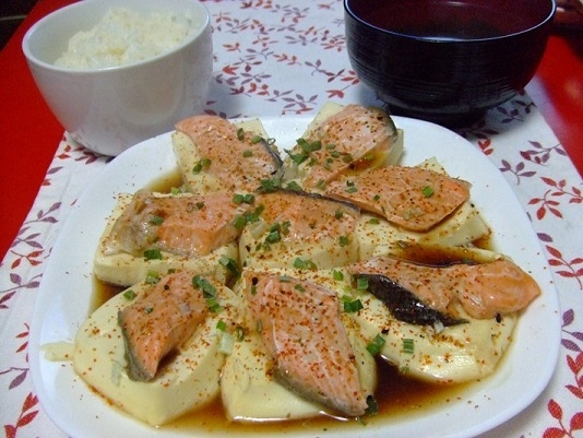 豆腐と鮭のふっくらレンジ蒸し