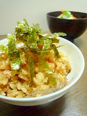 炊飯器におまかせ！シーチキンで炊き込みご飯