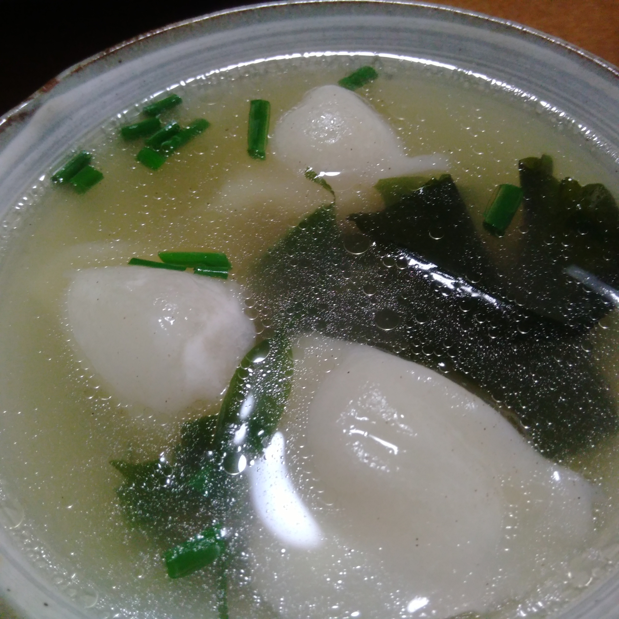 水餃子とワカメの塩スープ