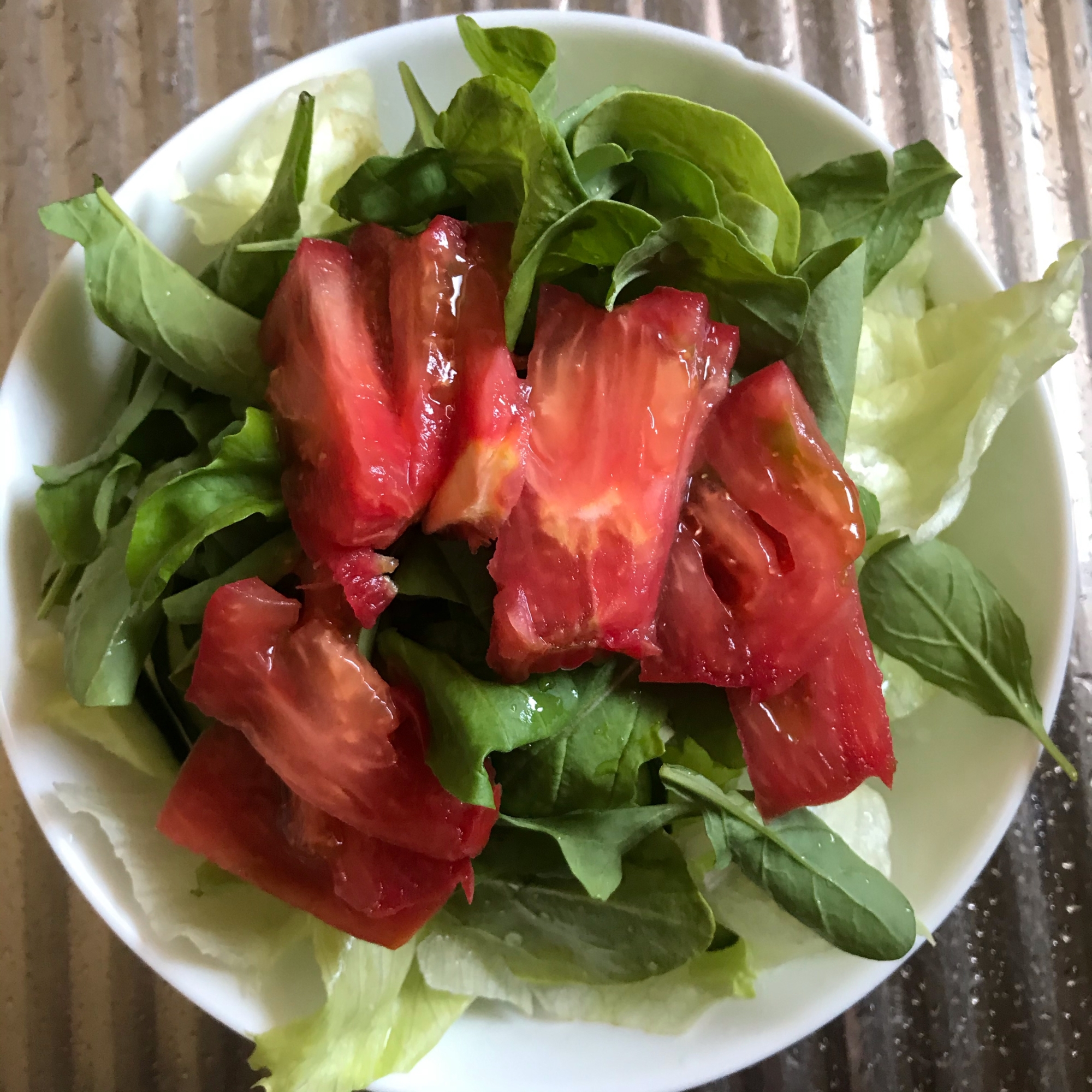 母の日といえば トマトをのせた野菜サラダ レシピ 作り方 By Onion5724 楽天レシピ