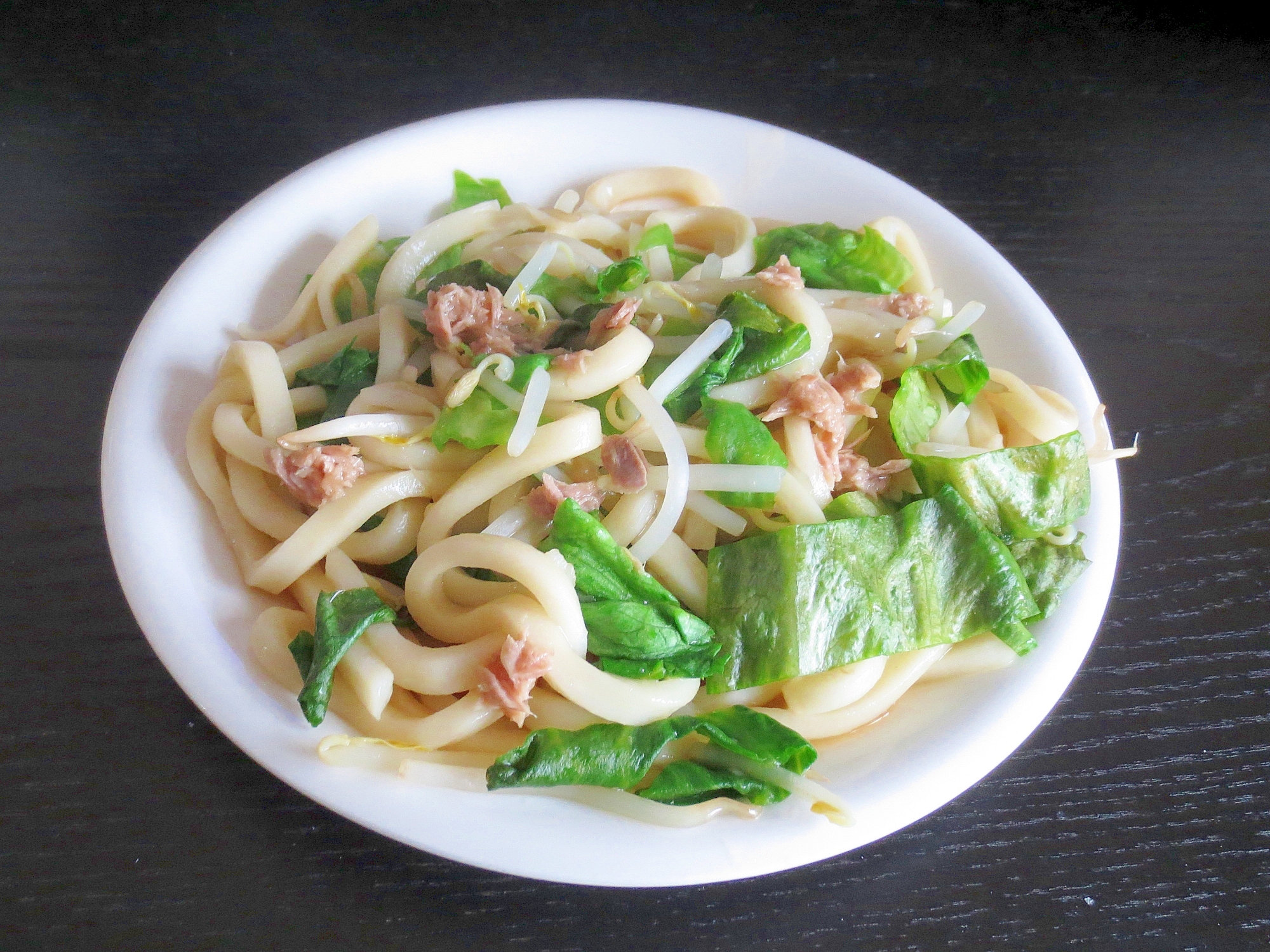 外葉活用！レタスとツナの焼きうどん