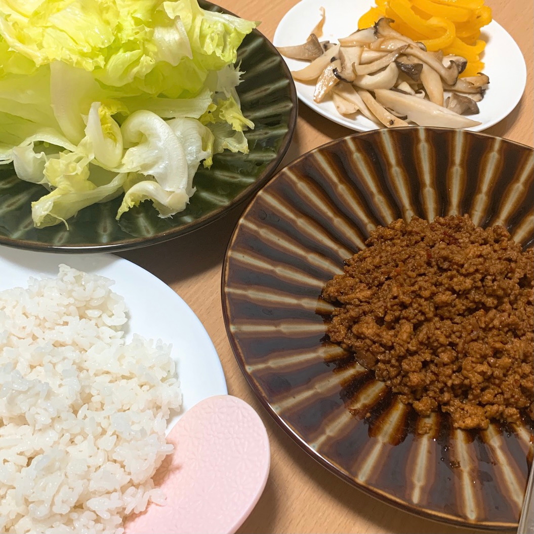 麻婆豆腐の肉そぼろのレタス巻き