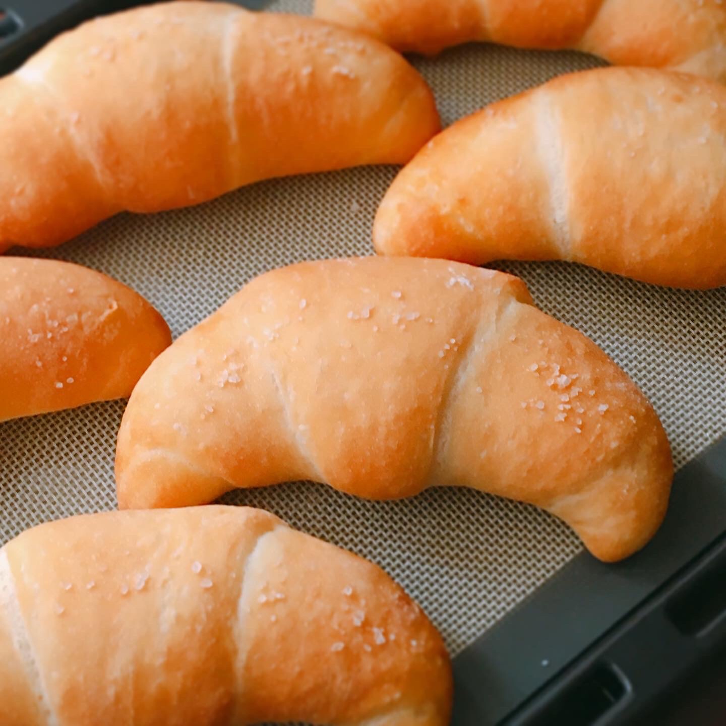 外カリ中じゅわ〜♡自慢の塩パン