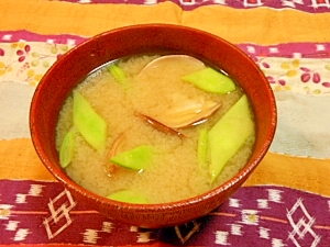 ぷりぷりアサリとインゲンの味噌汁