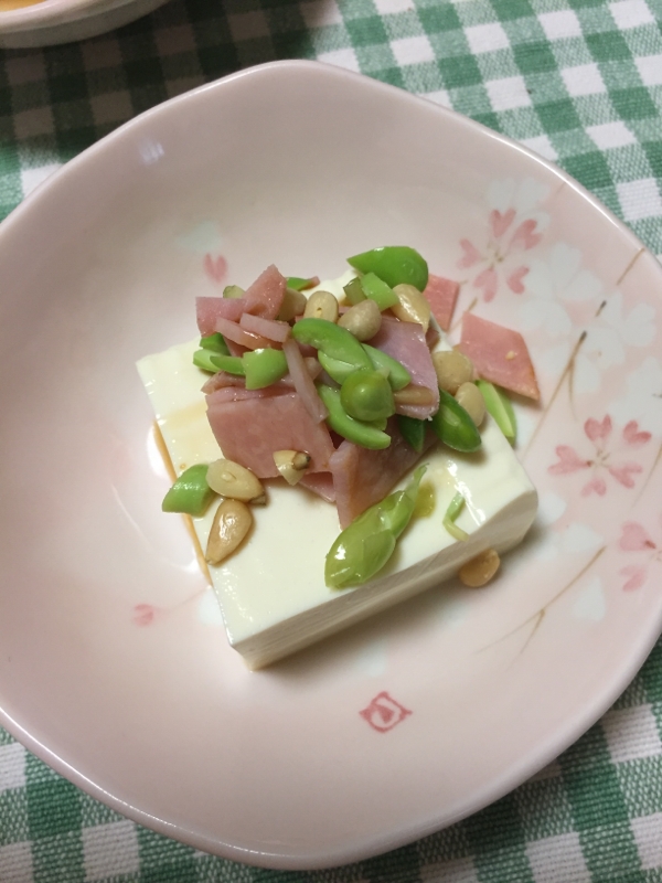 枝豆とハムのせ冷奴