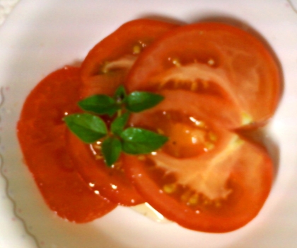 済みません。トマトを半分に切った時、手が滑ってごみ入れに半分落としてしまいました（泣　でも残りのトマトはとっても美味しかったです♪また作りますね(*^_^*)/