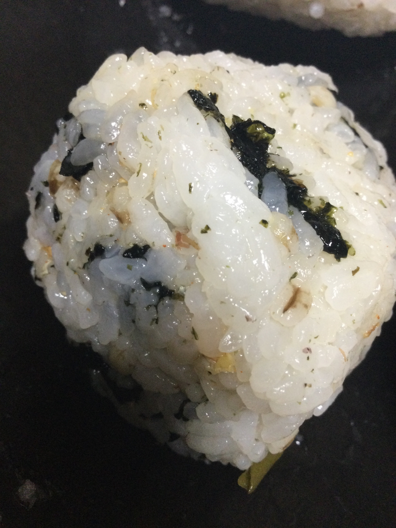 味付け海苔とラー油でおにぎり