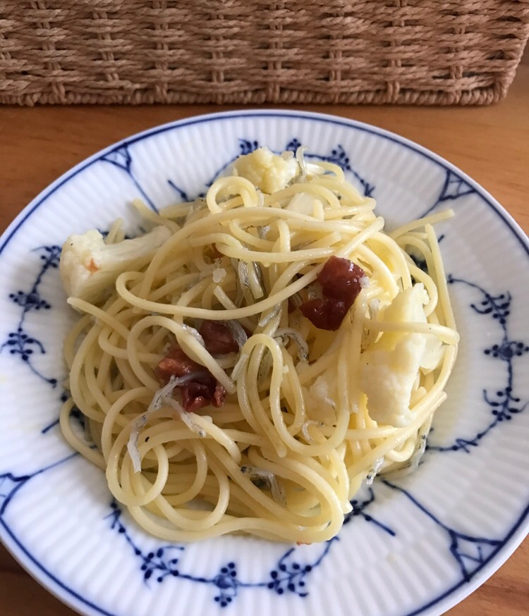 カリフラワーとちりめんじゃこの梅パスタ