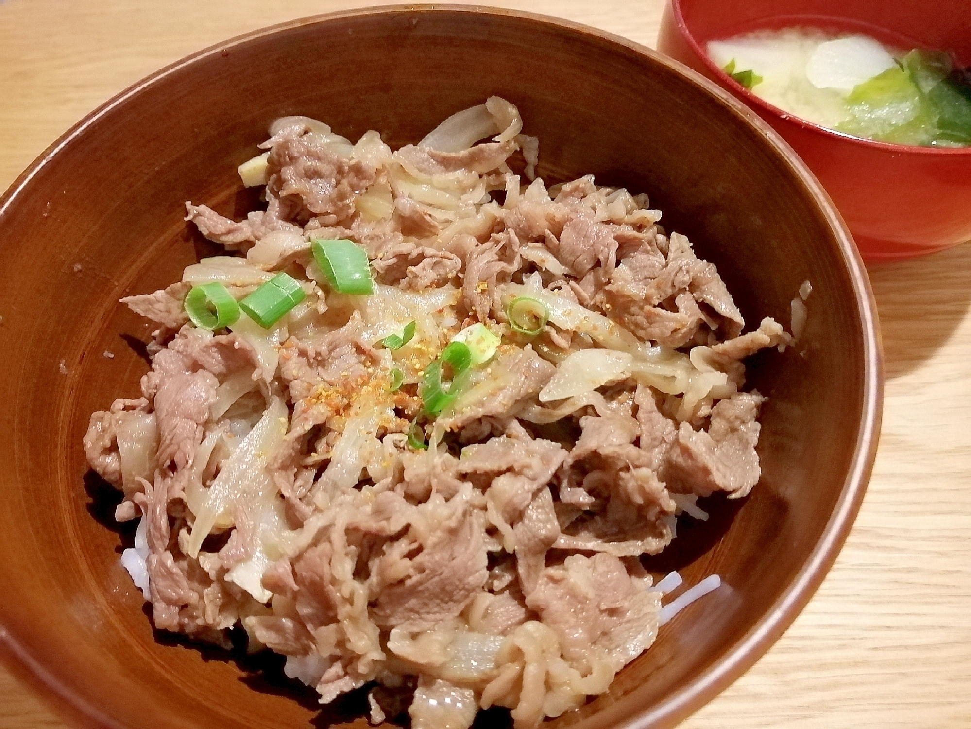 鍋ひとつで簡単♪通って食べたくなる牛丼