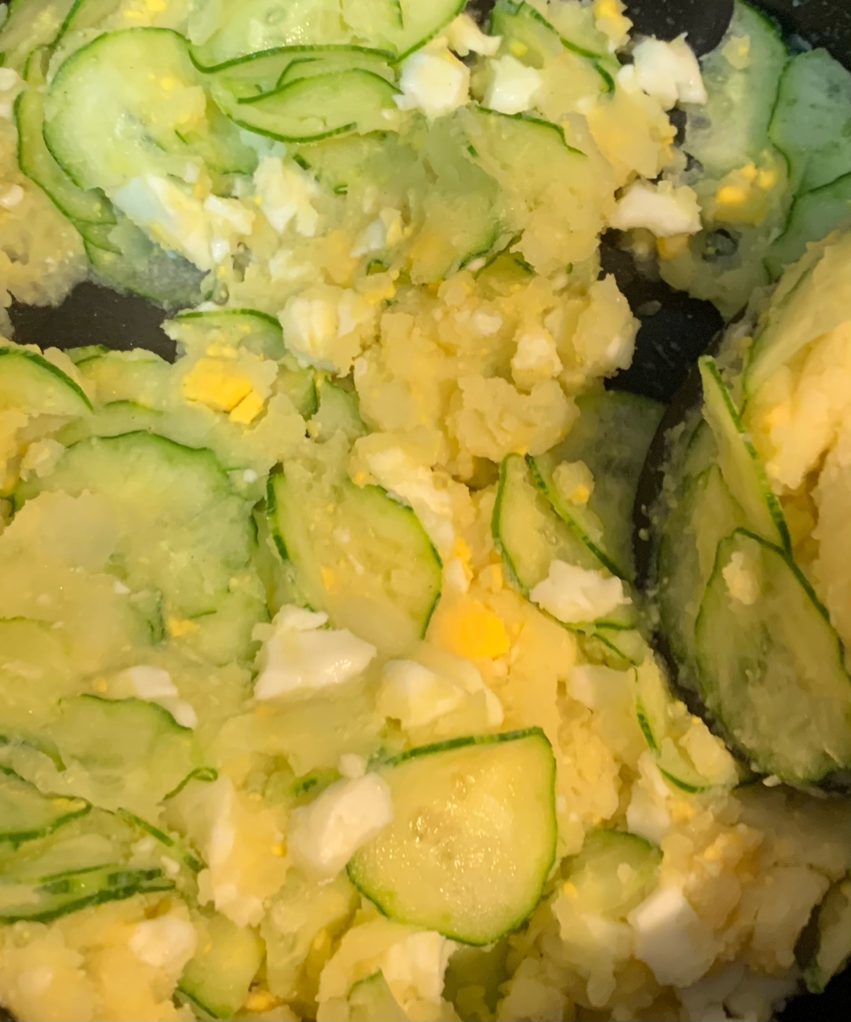 きゅうりたっぷりめのポテトサラダ