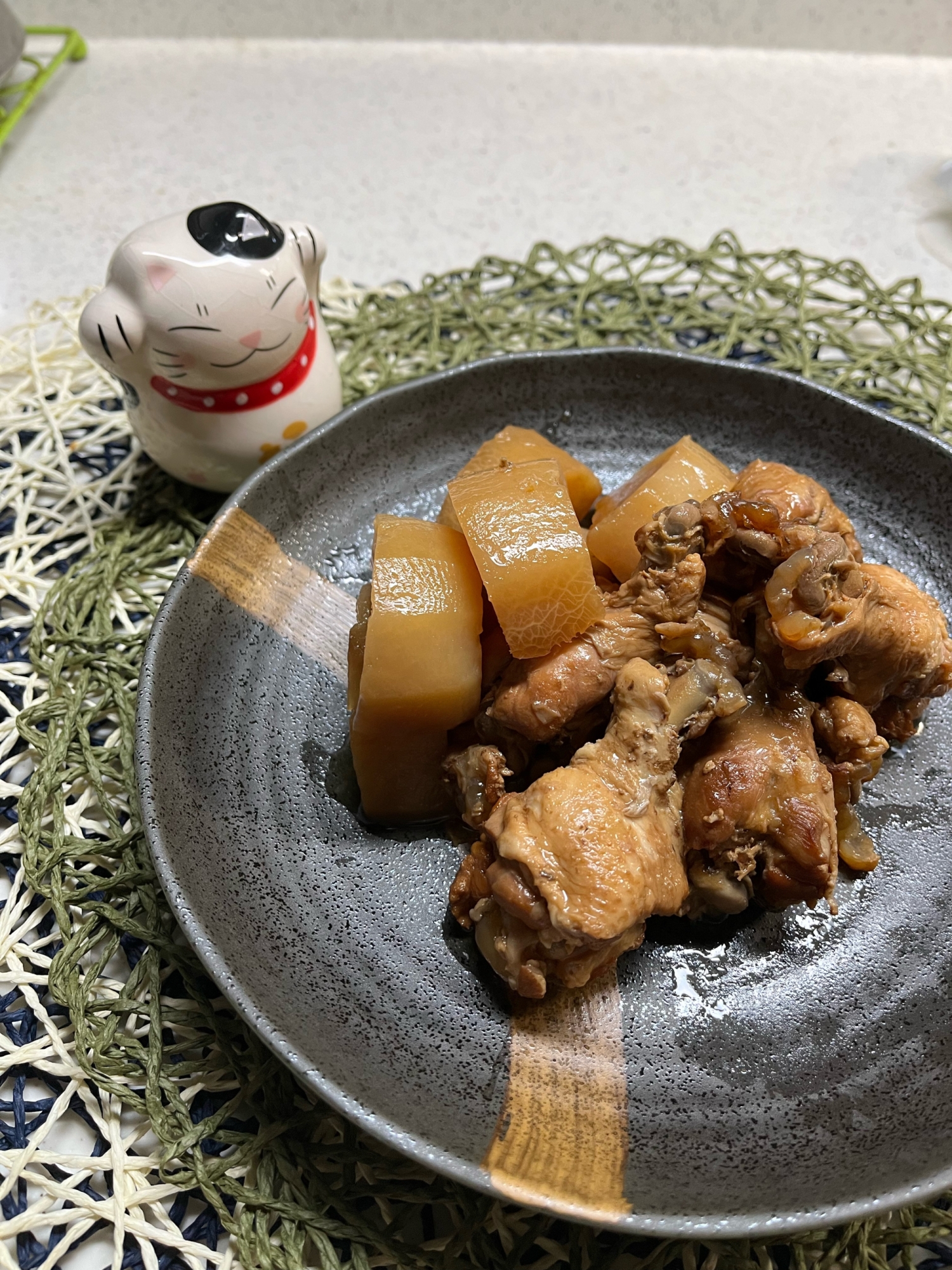 パクパクいける♬鶏手羽元と大根のポン酢煮