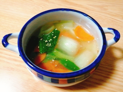 ダシダで☆チンゲン菜と人参のスープ